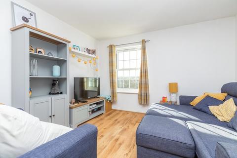 2 bedroom flat for sale - Valerian Way, Stotfold, Hitchin, Herts SG5 4ET