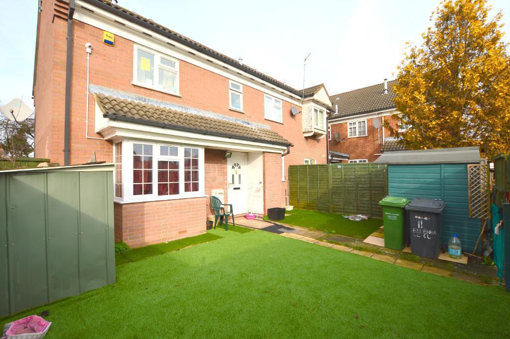 Ellenhall Close, Biscot Mill, Luton, Bedfordshire, LU3 1XH 2 bed