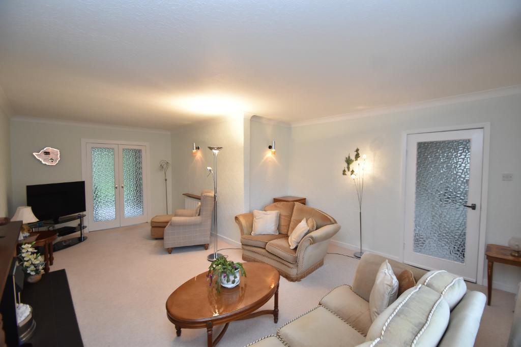 Westermains Avenue, Kirkintilloch, G66 1EL 3 bed semidetached house