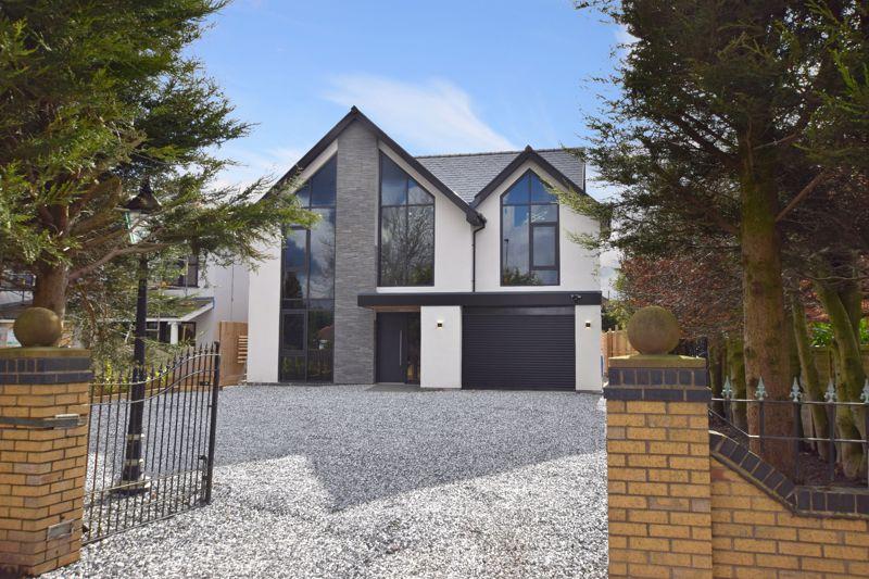 Lunts Heath Road, Widnes 5 bed detached house £900,000