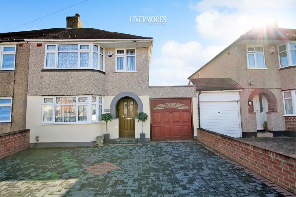 Heath Road, Crayford 3 bed semidetached house £425,000