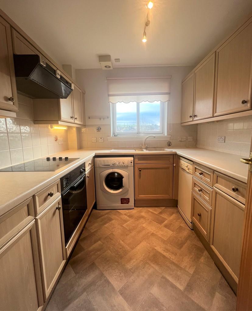 South Loch Park, Bathgate 2 bed apartment £675 pcm (£156 pw)