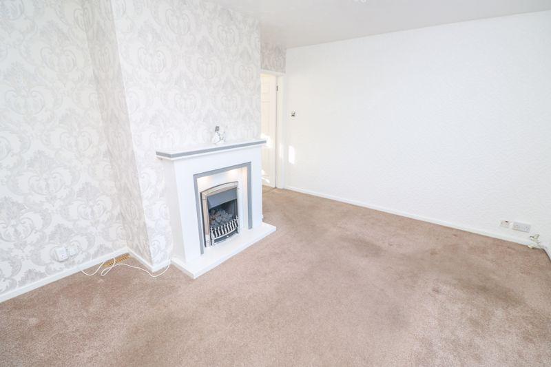 Stephenson Way, Winlaton 3 bed semidetached house £160,000