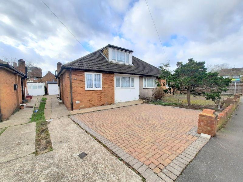 Horsham Road, Feltham 4 bed semidetached bungalow £475,000