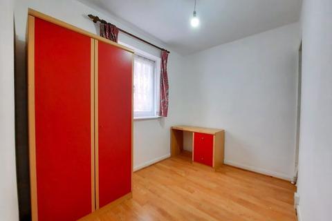 43 Horsham Road, Feltham, TW14 8LN