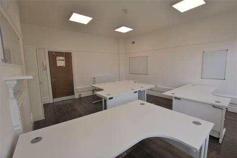 Property to rent - Tindal Square, Chelmsford, CM1