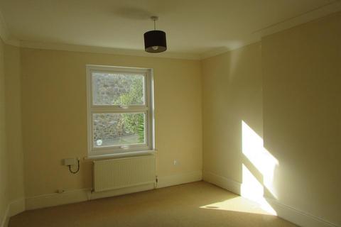 3 bedroom maisonette to rent, Pendarves Road, Penzance