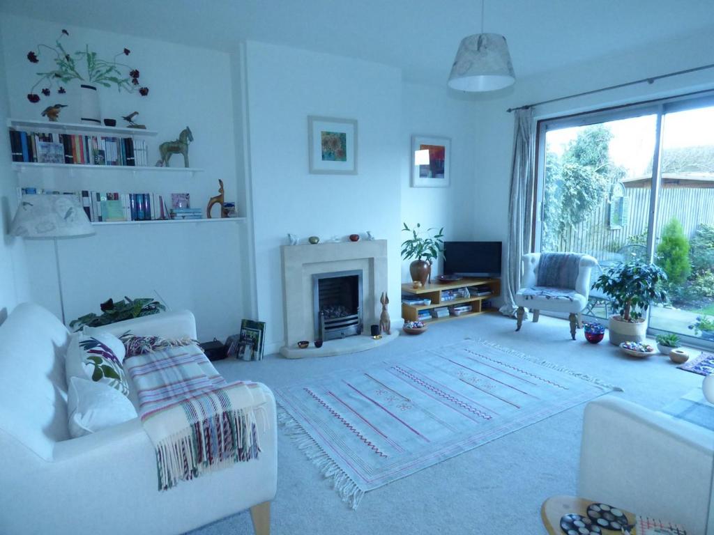 Townsend Road, Tiddington... 3 bed semidetached house £365,000