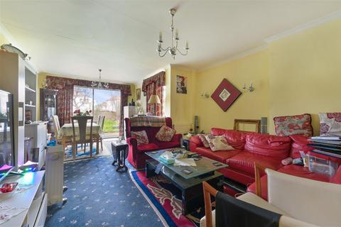 9 Horsley Close, Epsom, KT19 8HB
