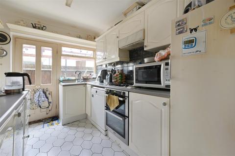 9 Horsley Close, Epsom, KT19 8HB