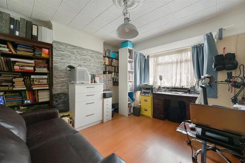 9 Horsley Close, Epsom, KT19 8HB