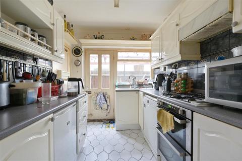 9 Horsley Close, Epsom, KT19 8HB