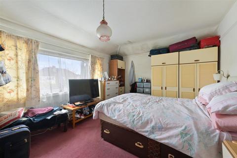 9 Horsley Close, Epsom, KT19 8HB