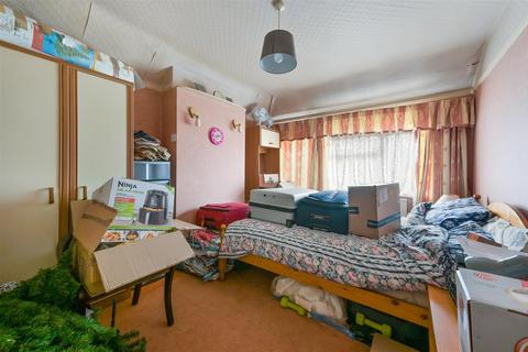 9 Horsley Close, Epsom, KT19 8HB