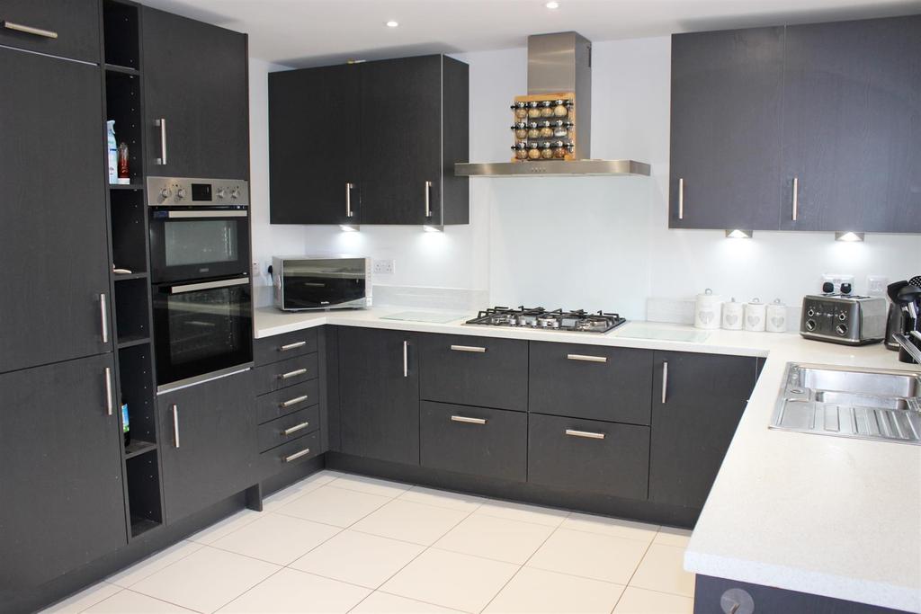 Grendon Road, Polesworth, Tamworth 4 bed detached house £400,000