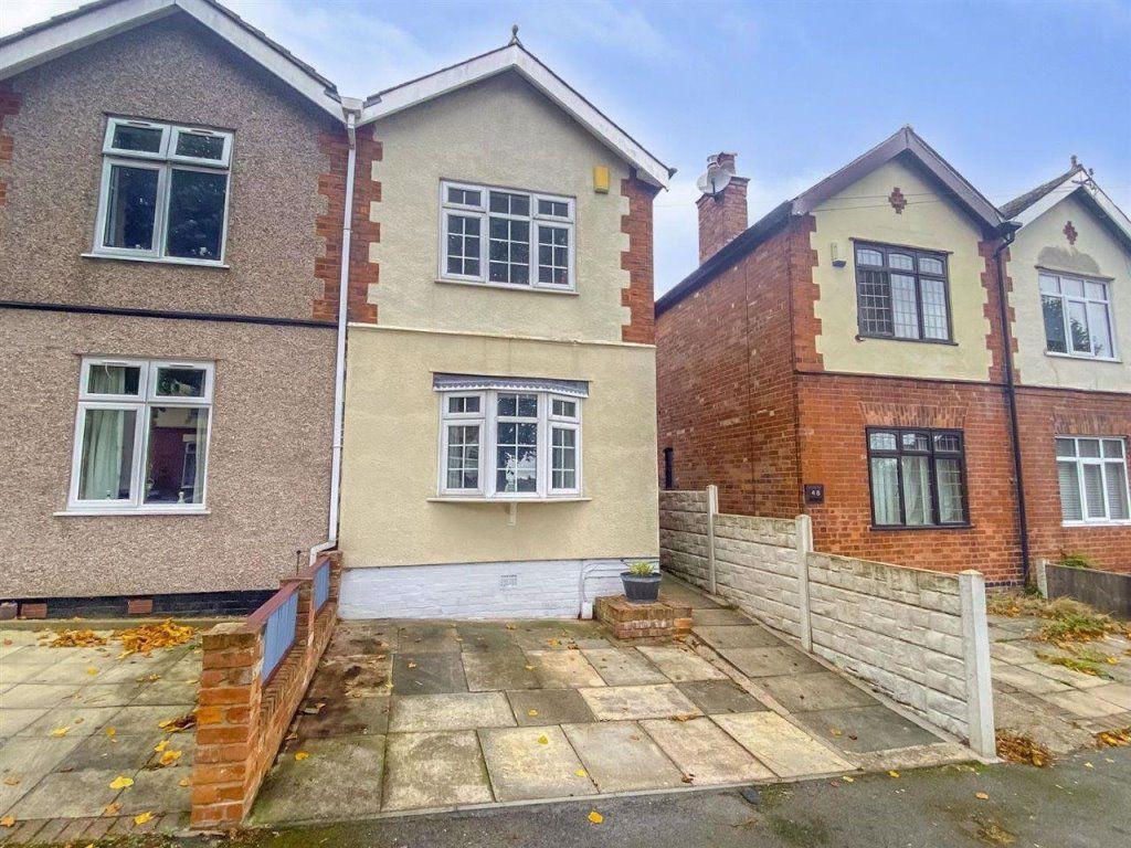 Kingsway, Ilkeston. DE7 4DG 3 bed semidetached house £850 pcm (£196 pw)