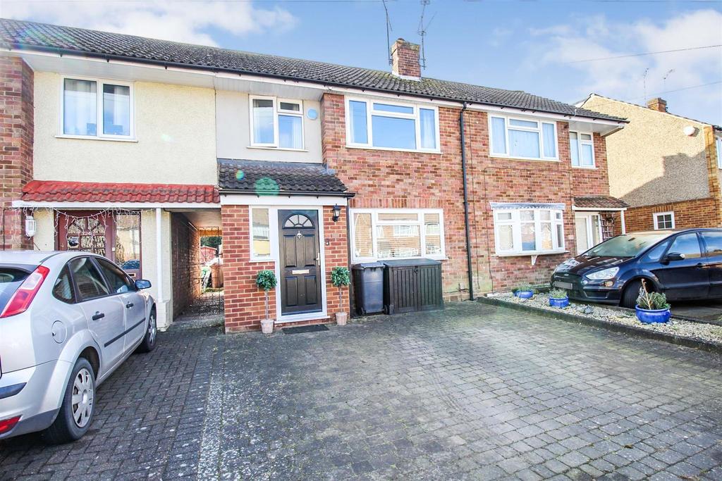 Gloucester Avenue, Chelmsford 3 bed terraced house £385,000