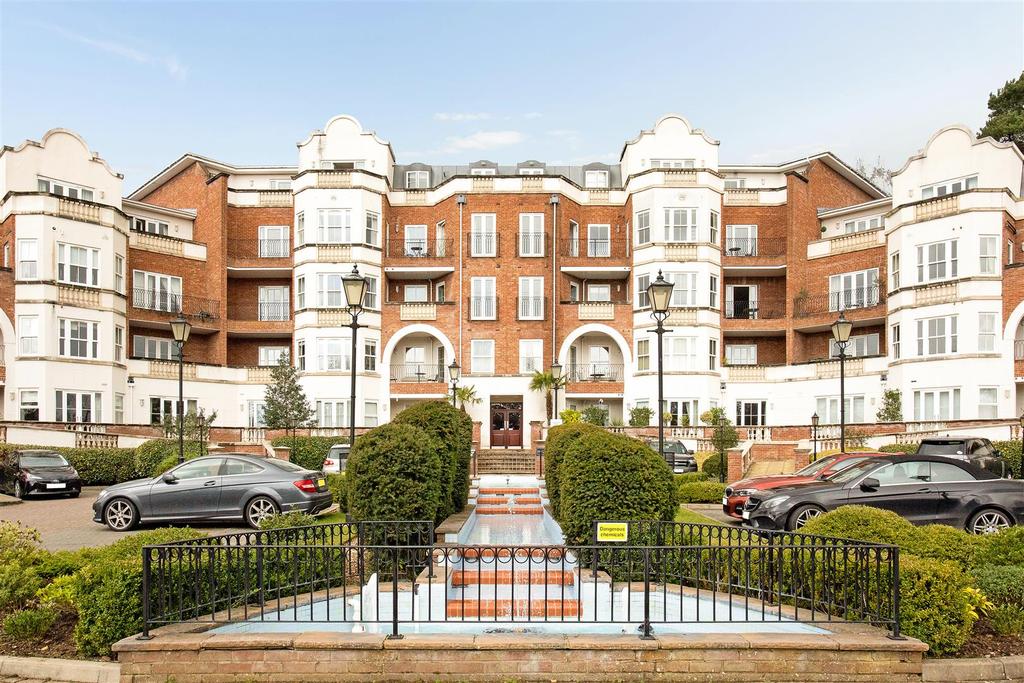 Grand Regency Heights, Ascot 2 bed apartment £1,700 pcm (£392 pw)