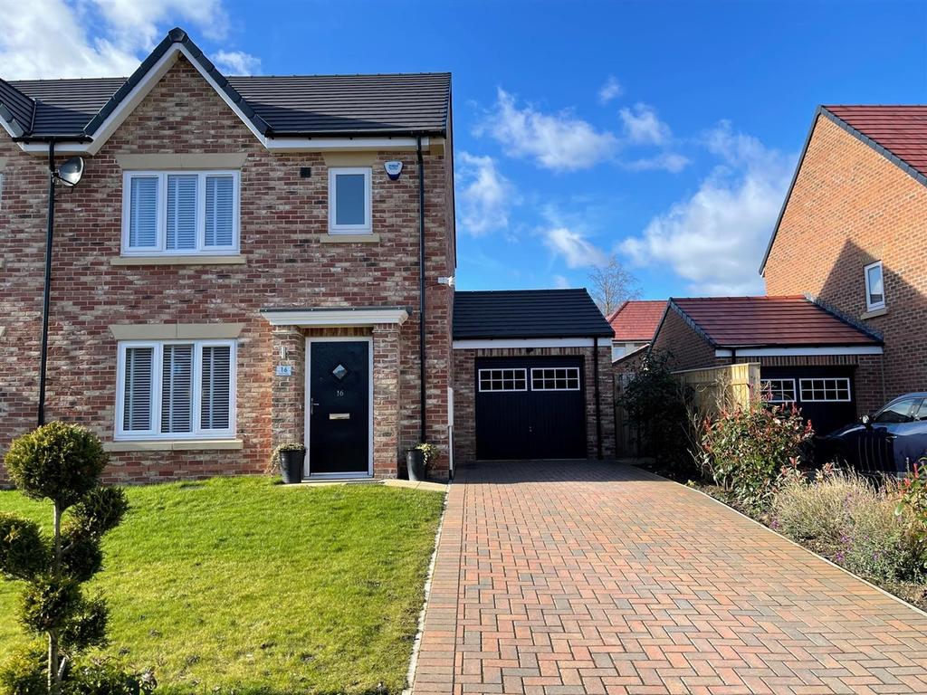 Field Close, Cottier Grange, Prudhoe 3 bed semidetached house £269,950