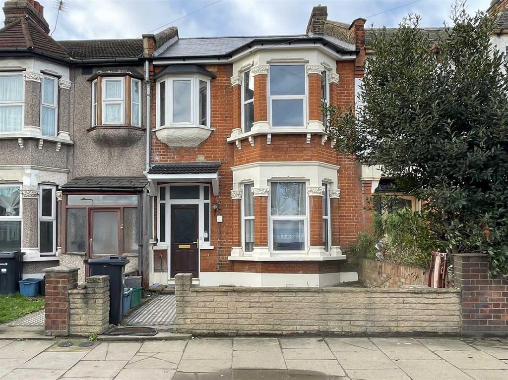 New Road, Seven Kings 3 bed house £500,000