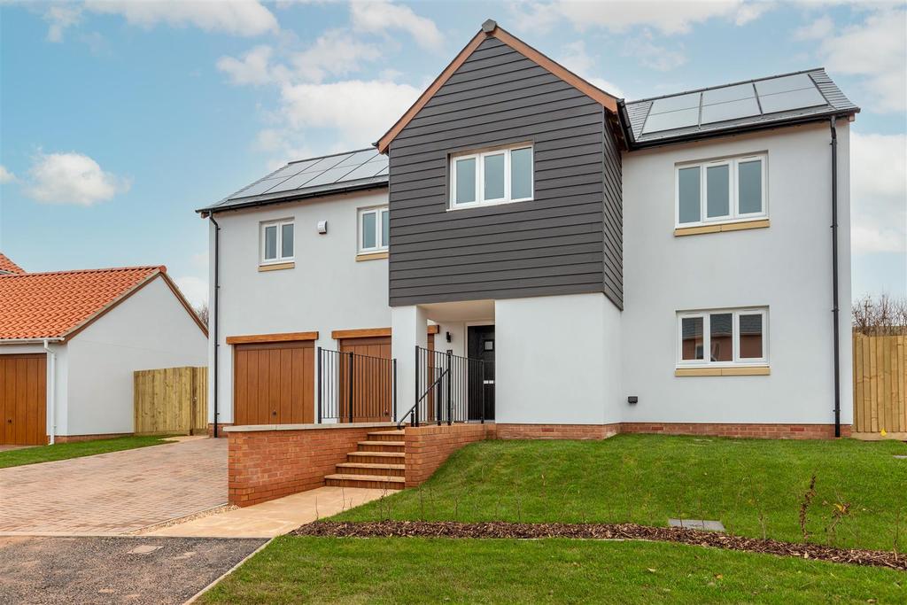 Tarka View, Crediton 4 bed detached house £559,950