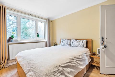 244 Stoneleigh Park Road, Epsom, KT19 0RQ