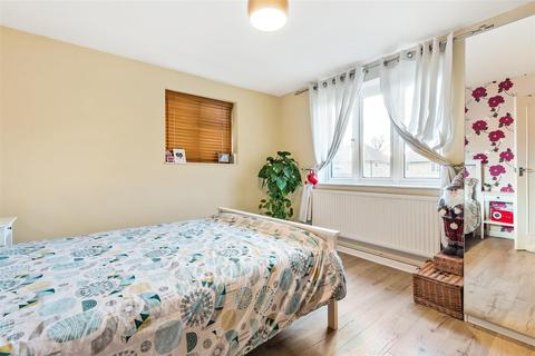 244 Stoneleigh Park Road, Epsom, KT19 0RQ
