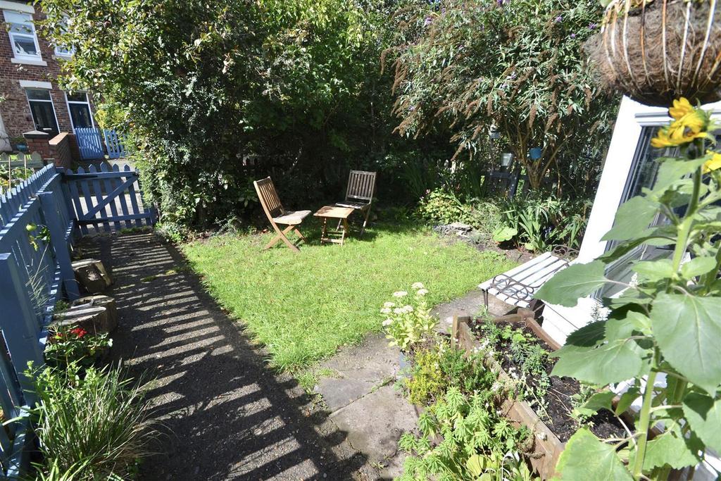 Alexandra Terrace, Whitley Bay 2 bed terraced house £255,000