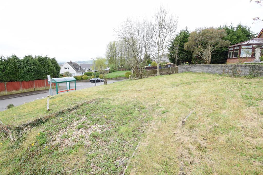 Cae Pen Y Graig, Caerphilly 4 bed property with land £145,000