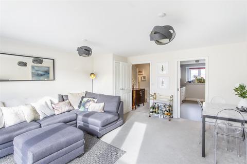 6 Bridgeview Close, Hemel Hempstead, HP3 9AD
