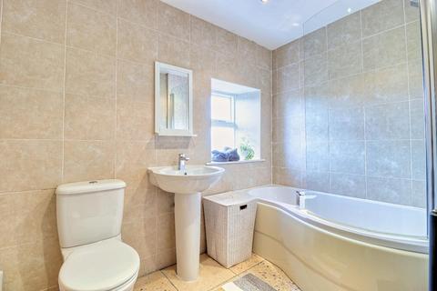 29 Long Row, Horsforth, Leeds, LS18 5AA