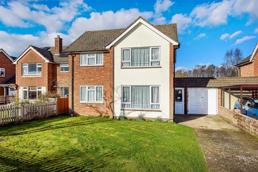 Rother Close, Petersfield 4 bed detached house £765,000