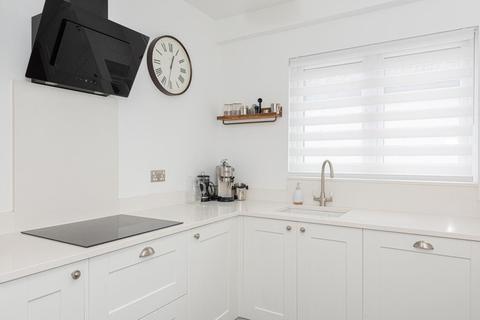 10 Fir Tree Close, Ewell, Epsom, KT19 0NZ