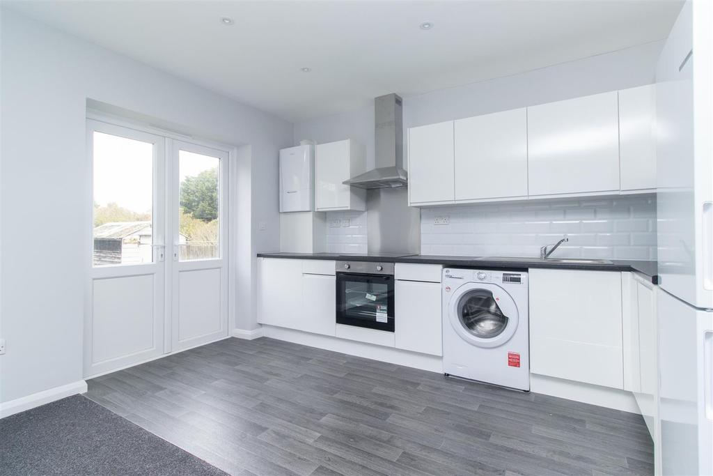 Mayville Road, Broadstairs 4 bed semidetached house £1,595 pcm (£368 pw)
