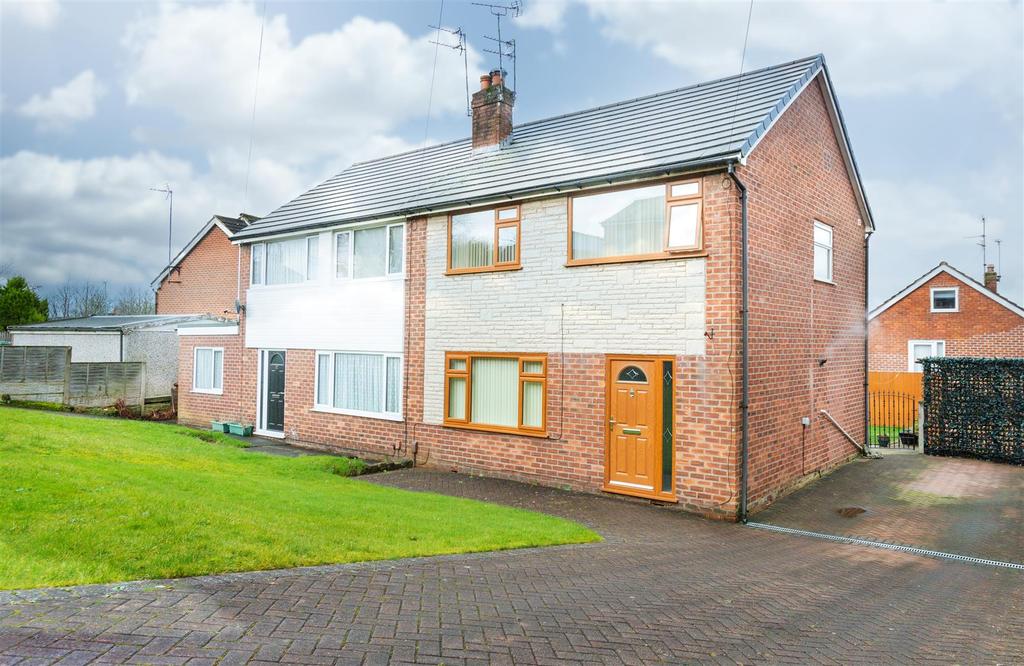 Chorley Old Road, WhittleLeWoods... 3 bed semidetached house £194,995