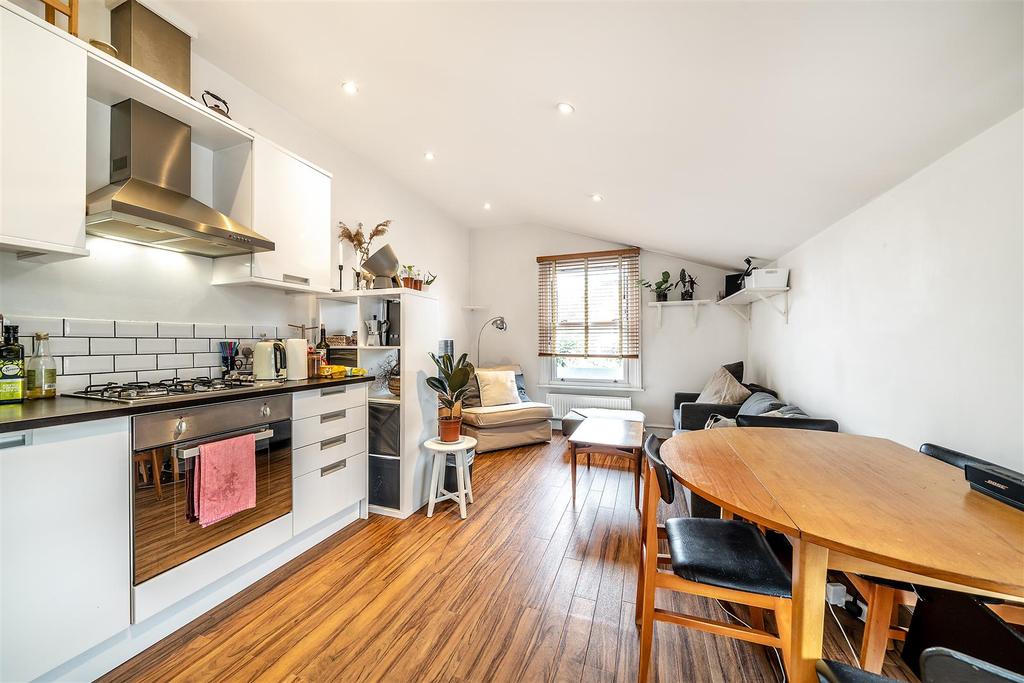 3, 49 Thornlaw Road-6.JPG