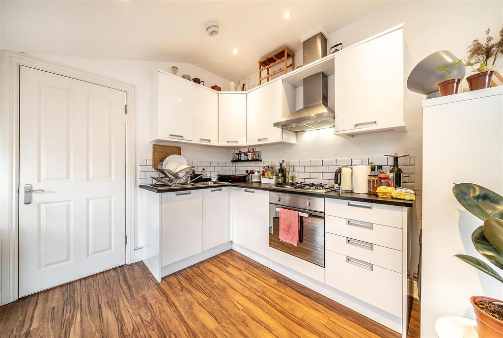 3, 49 Thornlaw Road-5.JPG