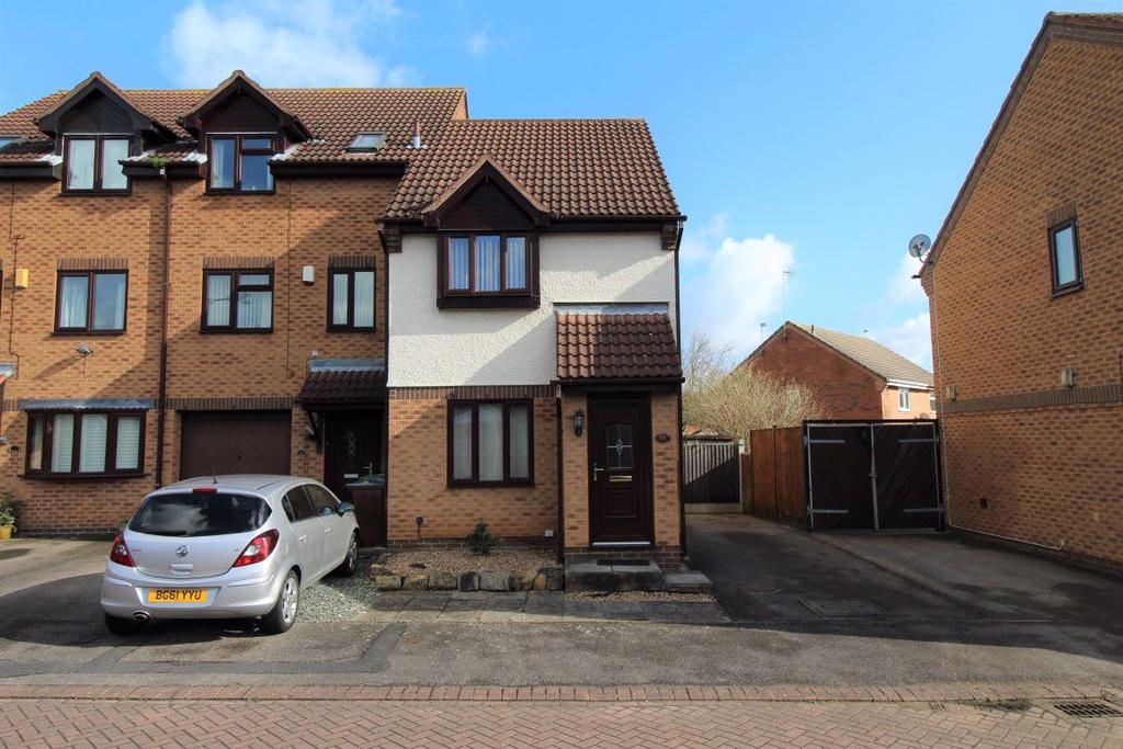 Clough Court, Beechdale, Nottingham... 2 bed terraced house £795 pcm