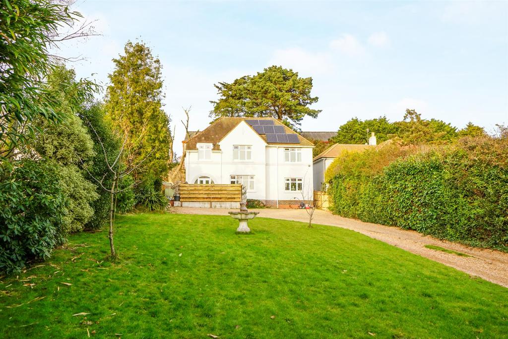 St Helens Down, Hastings 4 bed detached house £725,000