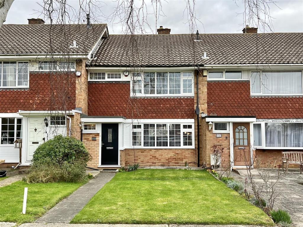 The Furlongs, Ingatestone 3 bed terraced house £475,000