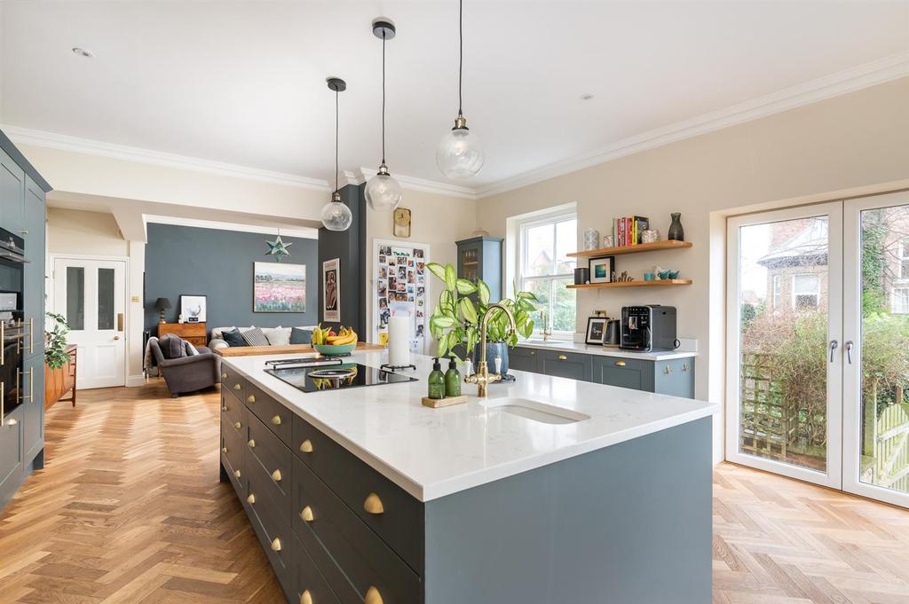 Kitchen/living/dining area