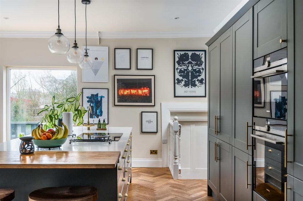 Kitchen/living/dining area