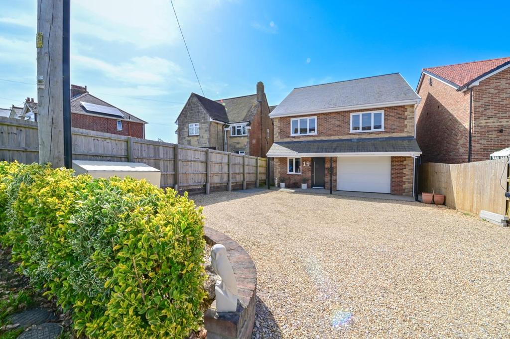 Noke Common, Newport 5 bed detached house for sale £600,000