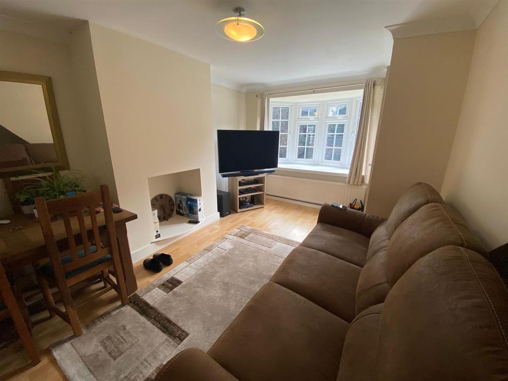 Chestnut Mews, Berry Hill, Mansfield 2 bed terraced house £700 pcm (£