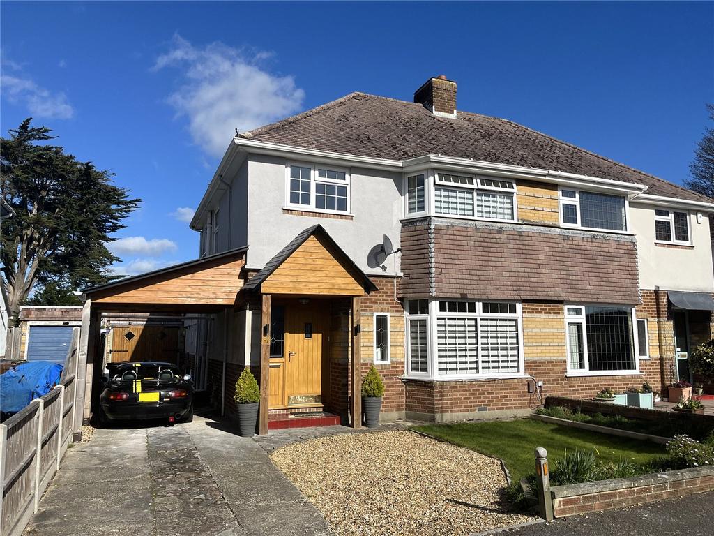 Vectis Road, Alverstoke, Gosport... 3 bed semidetached house £440,000