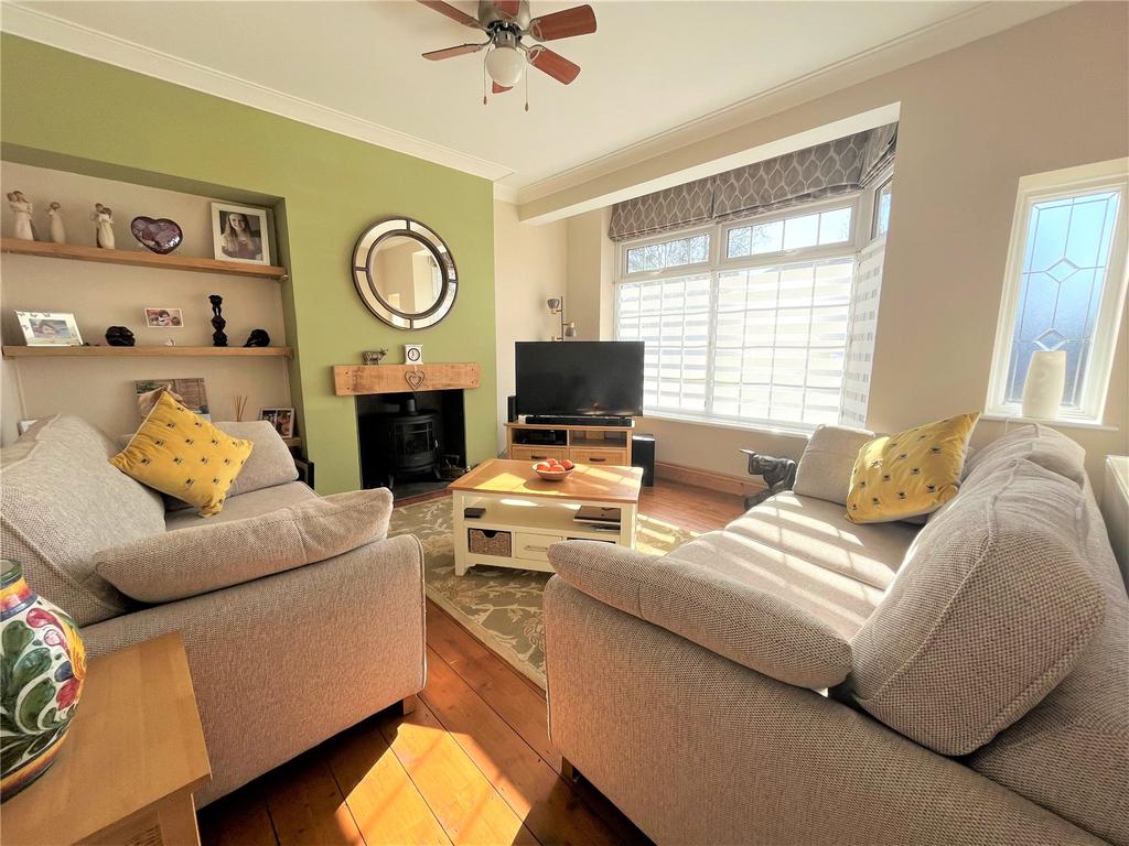 Vectis Road, Alverstoke, Gosport... 3 bed semidetached house £440,000