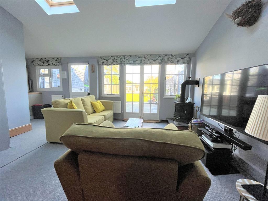 Vectis Road, Alverstoke, Gosport... 3 bed semidetached house £440,000