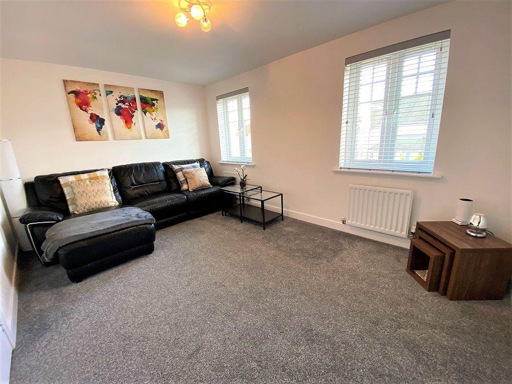 16 Middlebank Rise, Dunfermline 4 bed terraced house £209,500