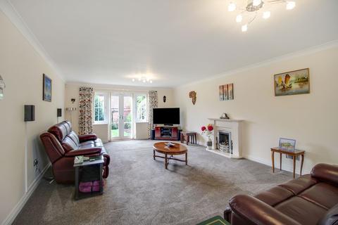 19 Grenadier Close, Shinfield, Reading, RG2 9EZ
