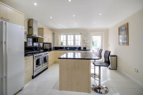 19 Grenadier Close, Shinfield, Reading, RG2 9EZ